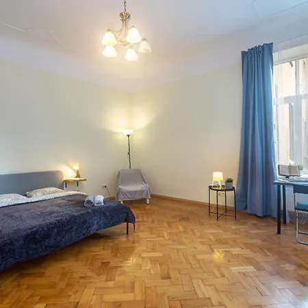 Spacious 4-bedroom *